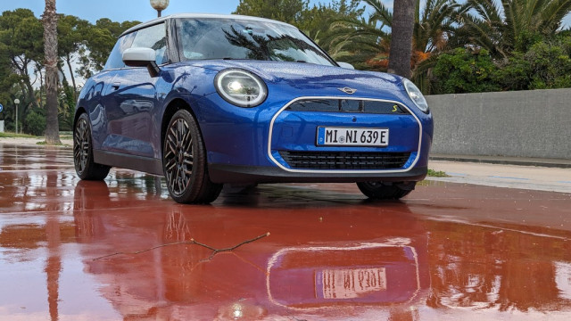 MINI Cooper SE, 2024, тест драйв