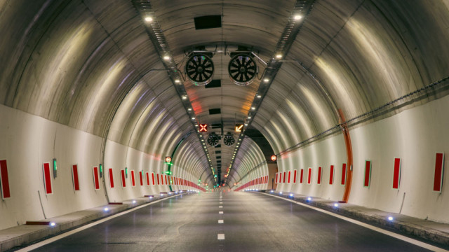 АМ Струма, тунел Железница