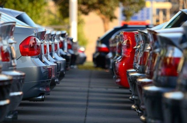 нов автомобил