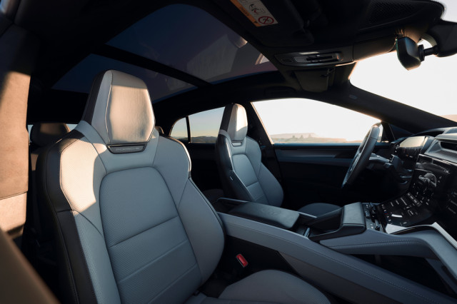 Porsche Cayenne Electric, тест драйв