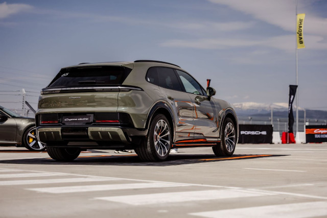 Porsche Cayenne Electric 