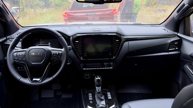 Isuzu D-Max тест 