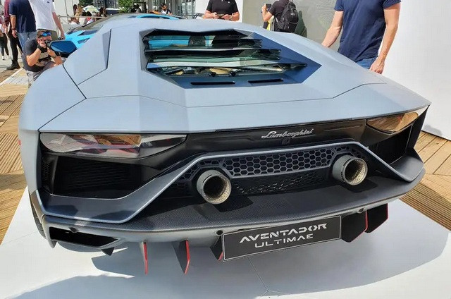 Lamborghini Aventador Ultimae-3.jpg