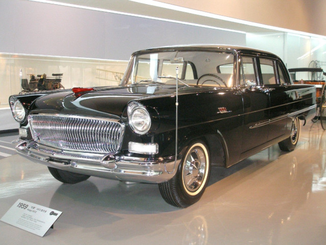 Hongqi CA72, първата китайска кола