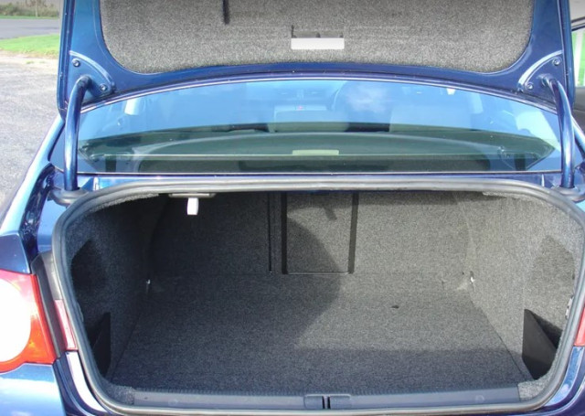 VW Passat багажник