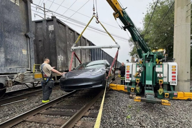 Tesla инцидент