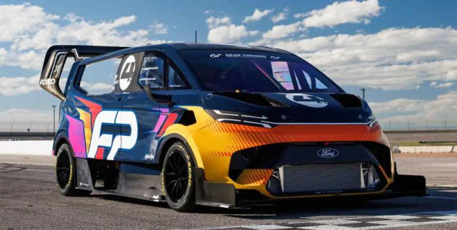 Ford Transit SuperVan 4.2