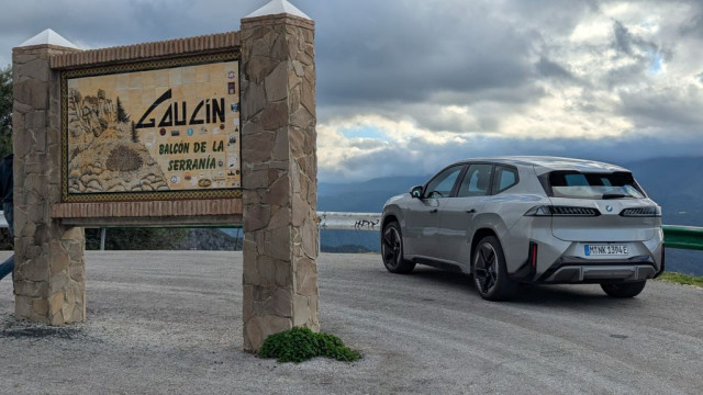 BMW iX3 50 xDrive, тест драйв