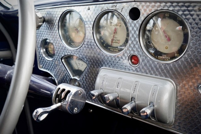 1937 Cord 812 Beverly-19