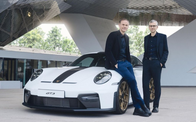 Porsche, Оливер Блуме, Йохен Брекнер, отчет