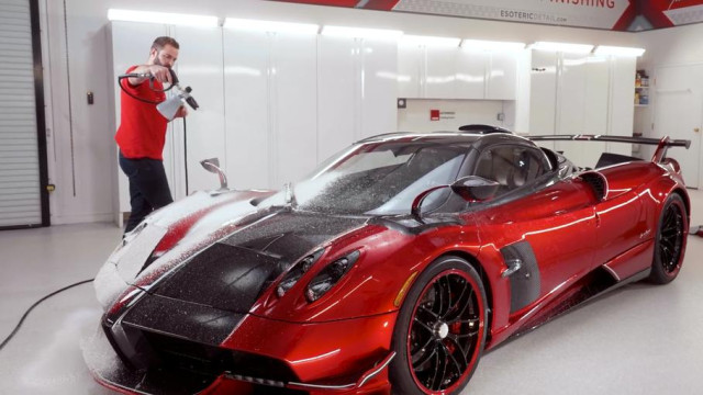 Pagani Huayra Roadster