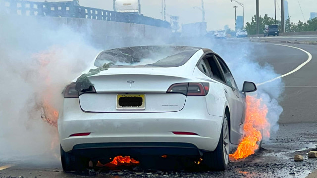 Tesla пожар
