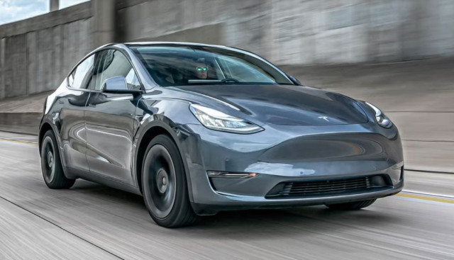 Tesla Model Y 2024