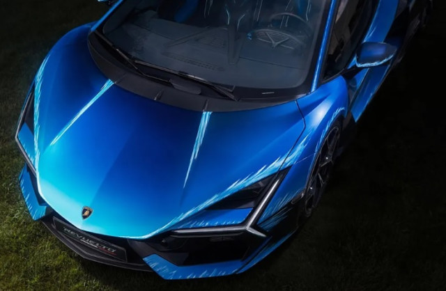 Lamborghini Revuelto