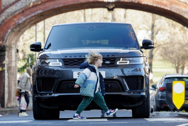 SUV пешеходци