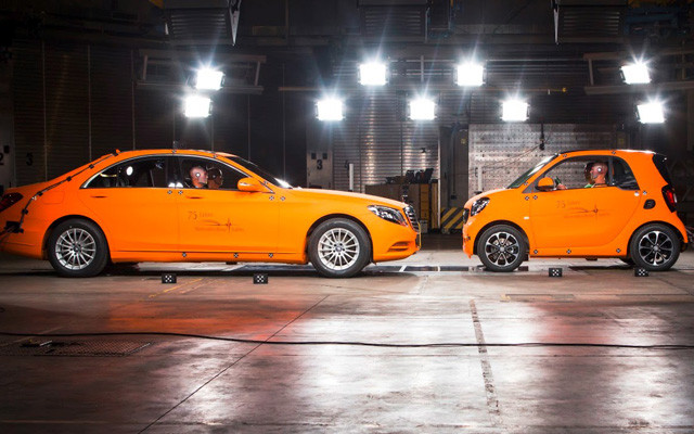 премиум срещу масови модели