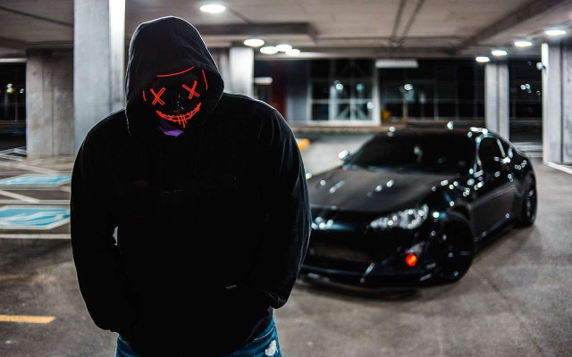 престъпници