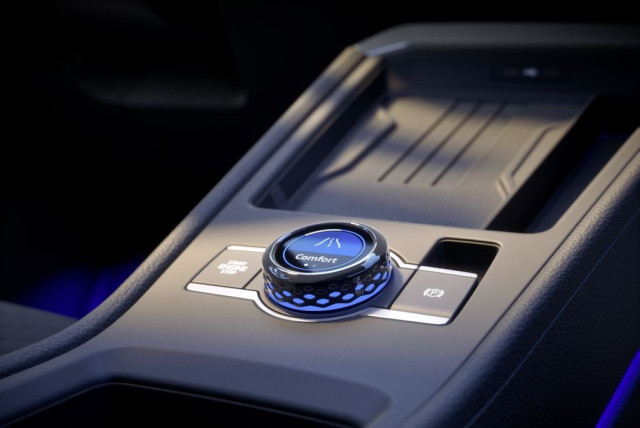 Volkswagen T-Roc 2026, тест драйв, 1.5 TSI MHEV R-Line