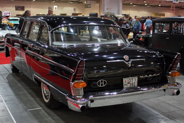 GAZ-13_Chaika_draisine-1