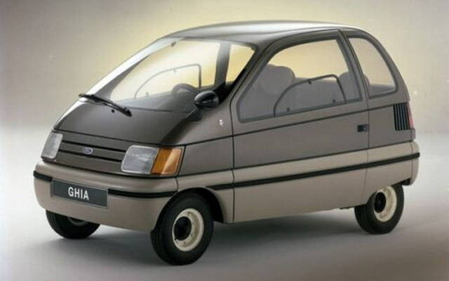 548092-on-demande-pres-de-700-000-pour-ce-vieux-concept-ford-signe-ghia