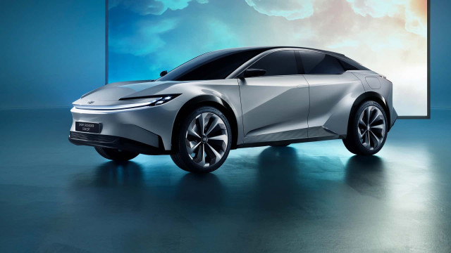 Toyota показа бъдещите си SUV и кросоувъри