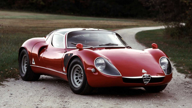 Alfa Romeo празнува 100 години Quadrifoglio