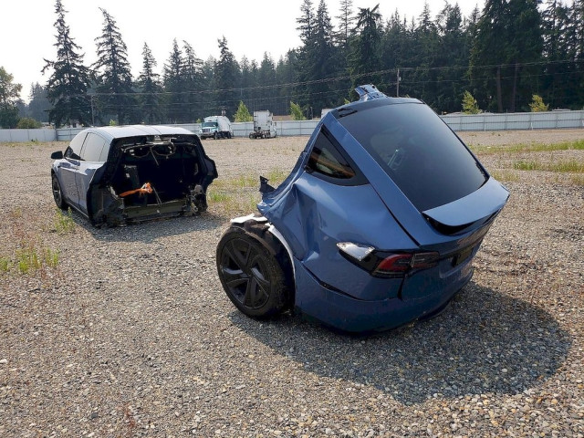 Tesla Model X 