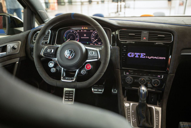 VW Golf GTE HyRacer