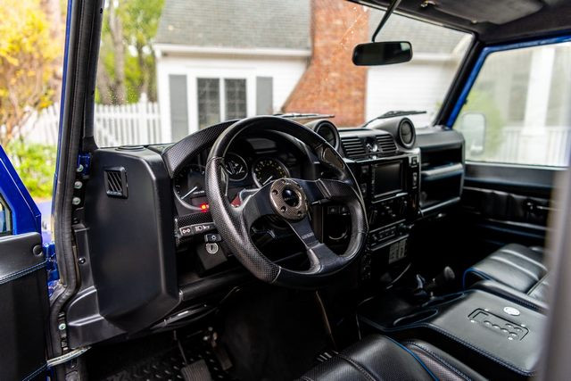 land-rover-defender-90-owned-by-jenson-button-10