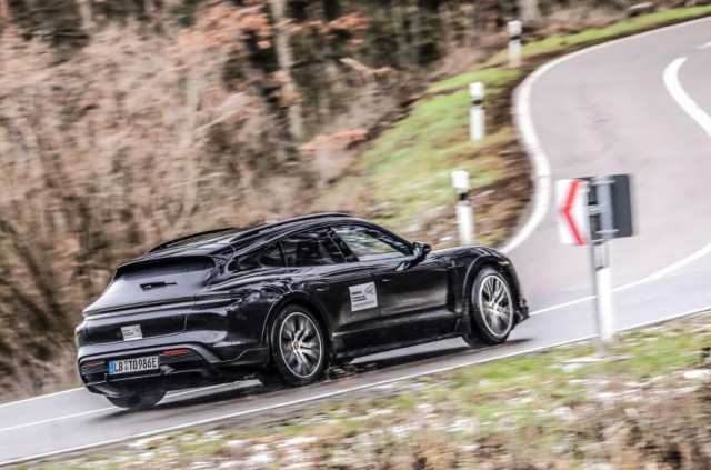 taycan cross turismo