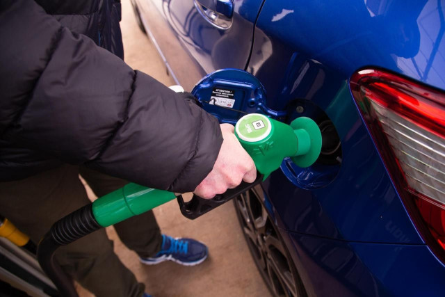 зареждане гориво