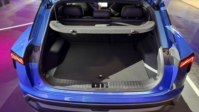 Omoda 4 автосалон Париж