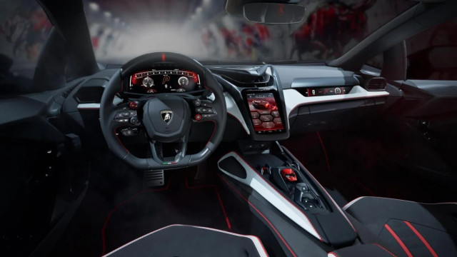 Lamborghini Revuelto SV