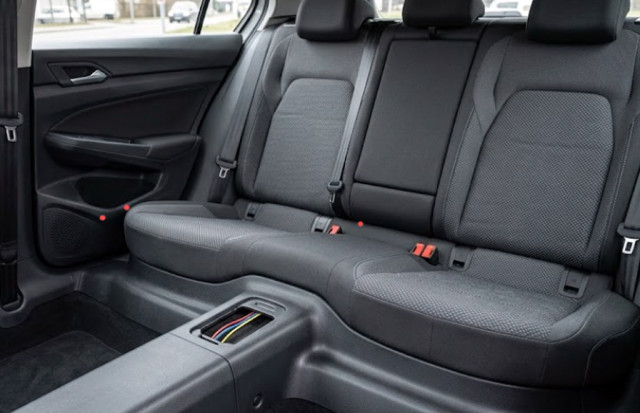 задна седалка