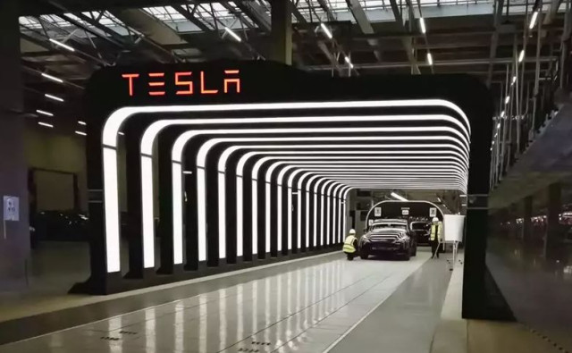Tesla завод