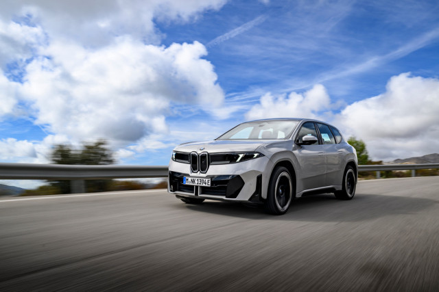 BMW iX3 50 xDrive, тест драйв