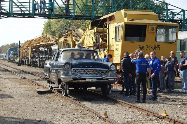 GAZ-13_Chaika_draisine-4