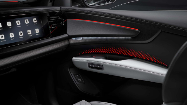 Audi показа интериора на Q9