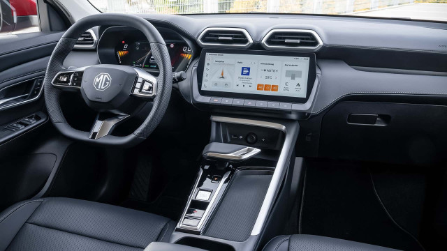 MG3 и MG ZS