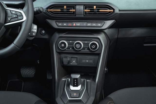 Dacia Sandero Stepway 2026, Eco-G 120, тест драйв