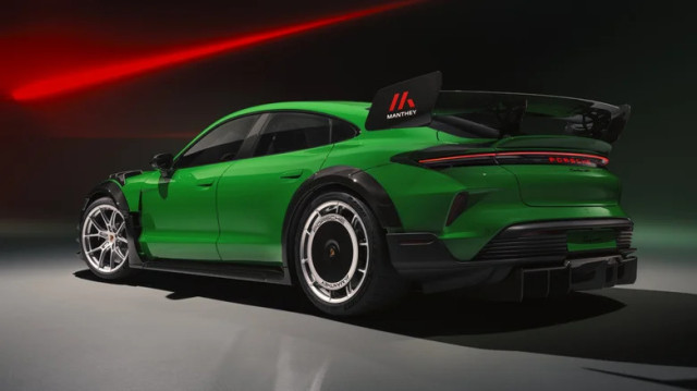 Porsche Taycan Manthey Racing 
