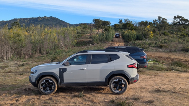 Dacia Duster Hybrid-G 150, 2026, тест драйв