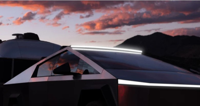 tesla cybertruck light bar