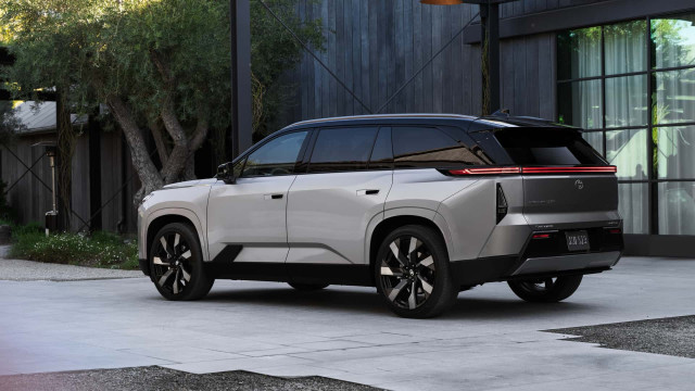 Toyota Highlander EV
